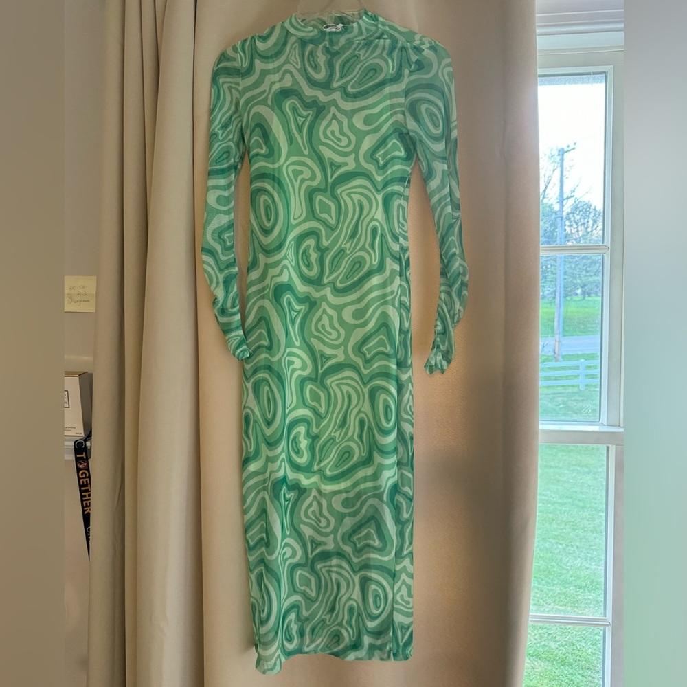 Fitted Long sleeve Body con dress - NEW